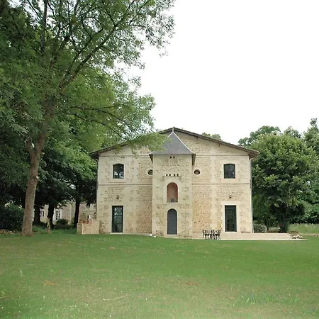 Holiday home De Charme A 15mn De Bordeaux Autonomie 100% Camblanes-et-Meynac